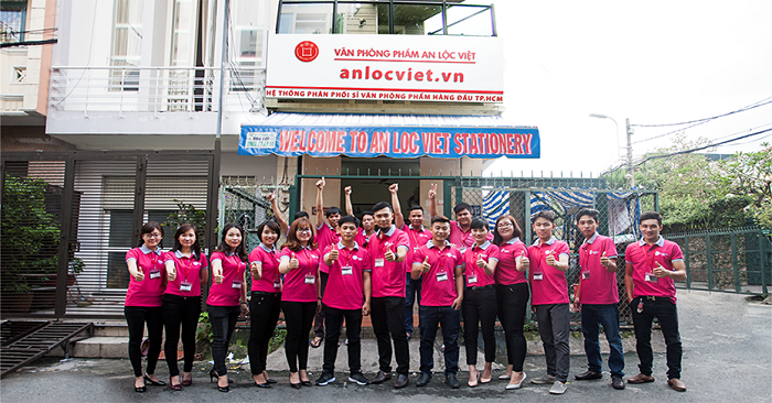 Đội ngũ nhân viên của văn phòng phẩm An Lộc Việt