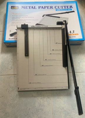 Bàn cắt giấy A3 kim loại Suremark (cái)